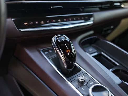 Used 2022 Cadillac Escalade Premium Luxury Platinum AWD/4WD image 19