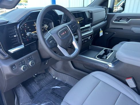 New 2026 GMC Sierra 2500 SLT w/ SLT Premium Package image 8