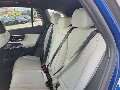 Used 2025 Mercedes-Benz GLC 300 4MATIC image 19