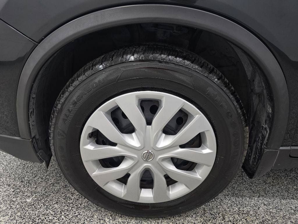 Used 2020 Nissan Rogue S FWD image 33