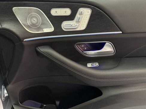 Used 2025 Mercedes-Benz GLS 450 4MATIC image 23