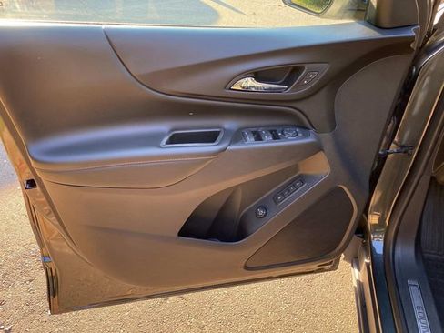 Used 2020 Chevrolet Equinox Premier FWD image 12