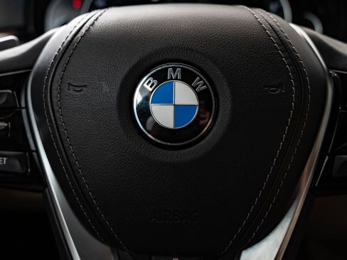 Used 2019 BMW 540i w/ Convenience Package RWD image 29