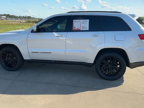 Used 2018 Jeep Grand Cherokee Summit image 6
