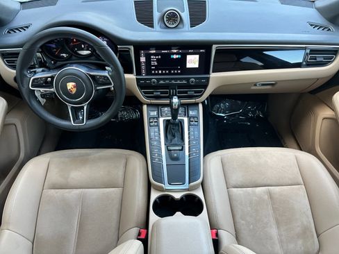 Certified 2020 Porsche Macan AWD/4WD image 6
