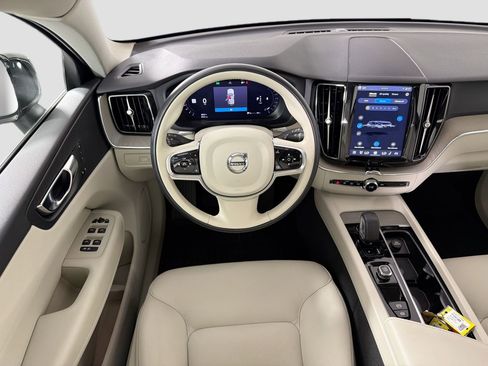 Certified 2023 Volvo XC60 B5 Plus w/ Climate Package image 23