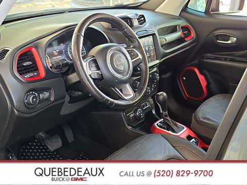 Used 2018 Jeep Renegade Trailhawk AWD/4WD image 10