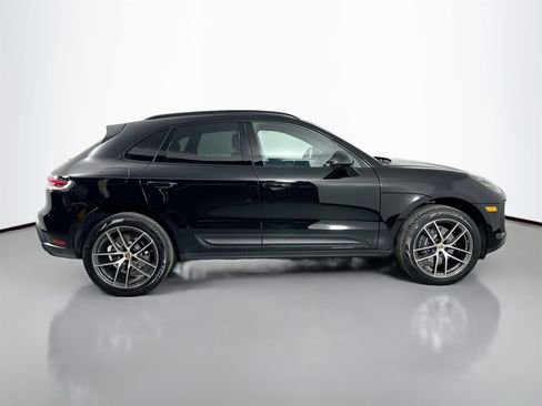 Certified 2026 Porsche Macan image 8