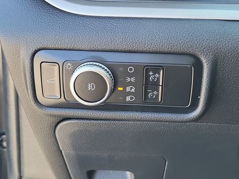 Used 2022 Ford Explorer XLT w/ Equipment Group 202A image 27