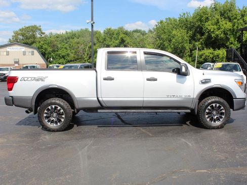 Used 2018 Nissan Titan PRO-4X w/ Pro-4x Convenience Package AWD/4WD image 4