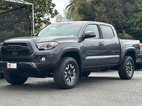 Certified 2021 Toyota Tacoma TRD Off-Road w/ Technology Package RWD image 8