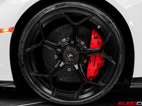 Used 2018 Lamborghini Huracan Performante image 26
