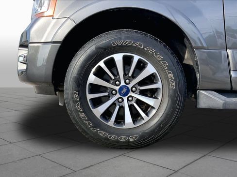 Used 2016 Ford Expedition XLT w/ Equipment Group 201A RWD image 10