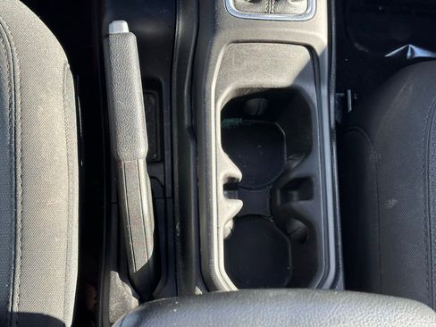 Used 2023 Jeep Wrangler Sport S image 31