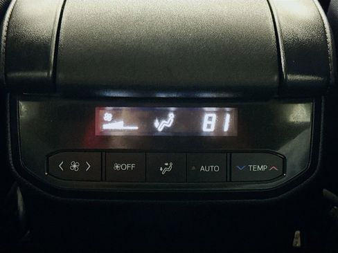 Used 2023 Toyota Highlander LE image 20