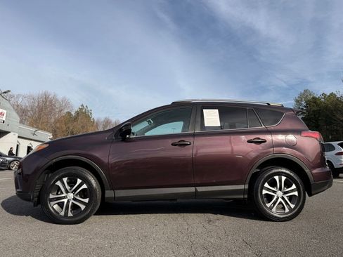 Used 2016 Toyota RAV4 LE image 2