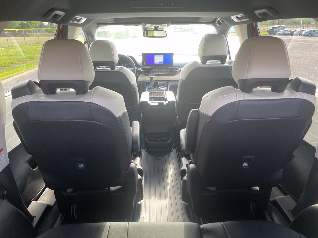New 2026 Toyota Sienna Limited FWD image 15