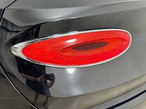 Used 2022 Bentley Bentayga AWD/4WD image 46