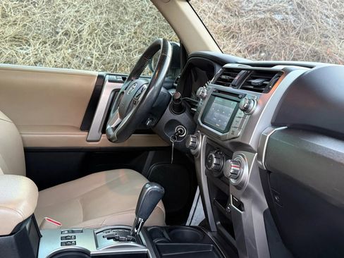 Used 2014 Toyota 4Runner SR5 Premium image 29