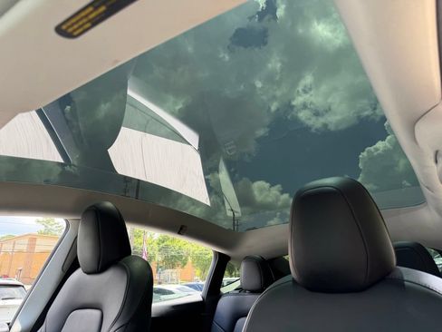 Used 2022 Tesla Model Y Long Range AWD/4WD image 46
