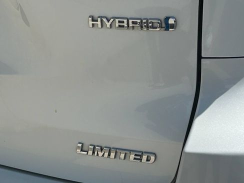 Used 2017 Toyota Highlander Limited w/ Carpet Mat Package AWD/4WD image 5