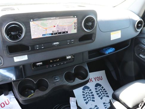 New 2022 Mercedes-Benz Sprinter 2500 image 27