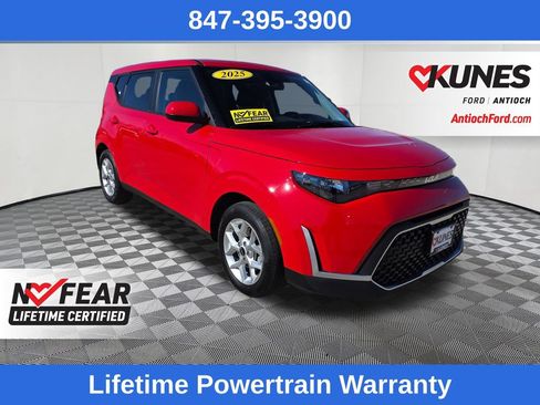Used 2025 Kia Soul LX w/ LX Technology Package FWD image 1