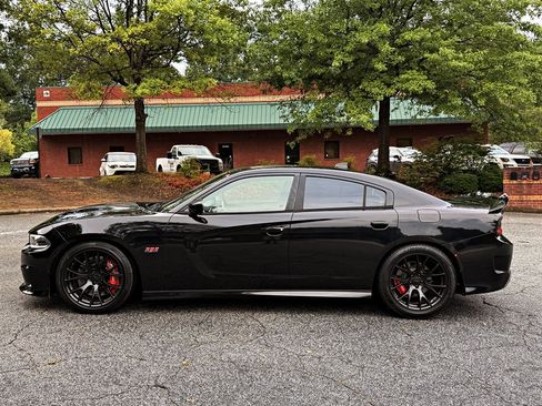Used 2015 Dodge Charger SRT w/ Technology Group RWD image 8