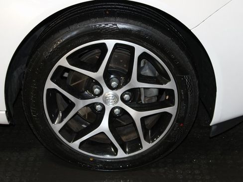 Used 2017 Buick Regal Sport Touring image 30