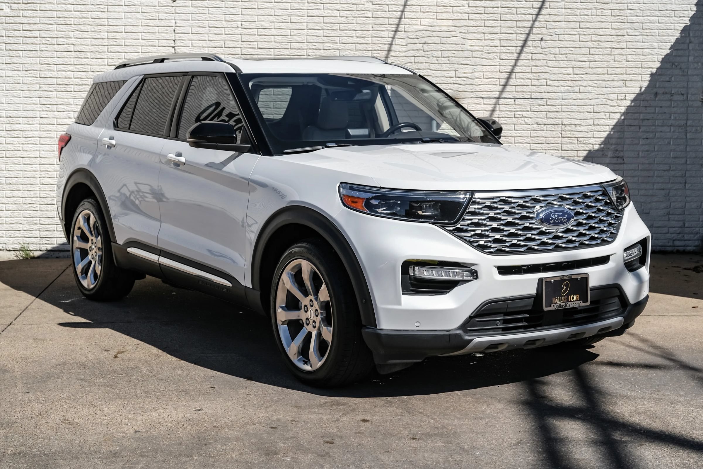 Used 2020 Ford Explorer Platinum w/ Premium Technology Package AWD/4WD image 7
