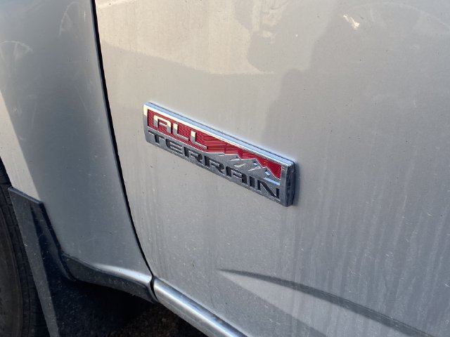 Used 2015 GMC Canyon SLE AWD/4WD image 3
