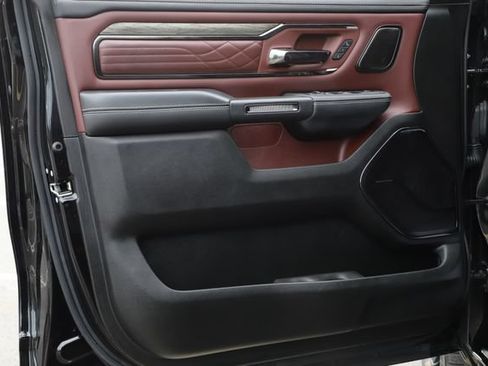 Used 2025 RAM 1500 Limited AWD/4WD image 19