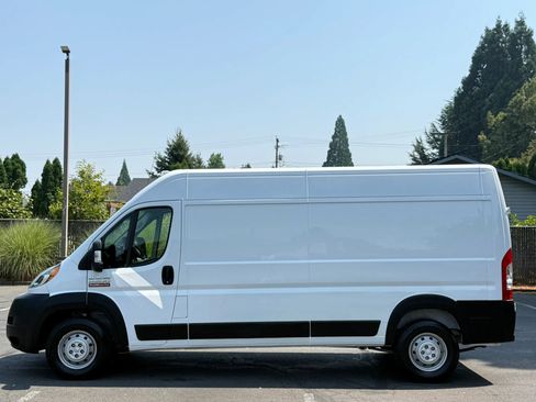 Used 2021 RAM ProMaster 2500 FWD image 2