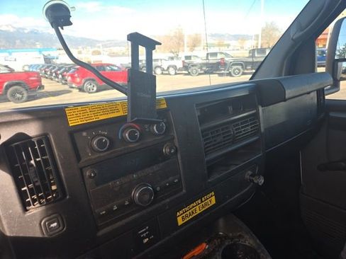 Used 2009 Chevrolet Express 3500 image 10