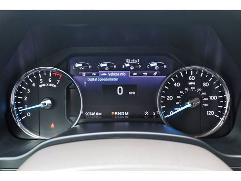 Used 2020 Ford Expedition XLT w/ Equipment Group 202A RWD image 17