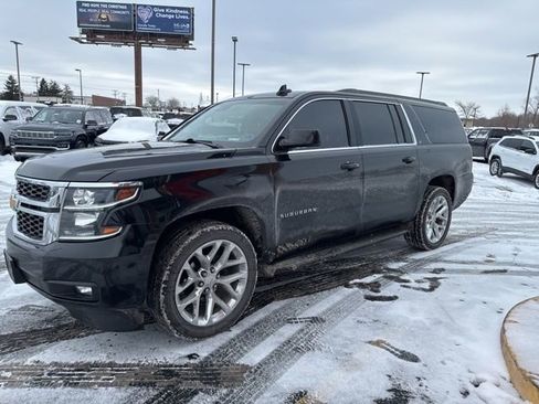 Used 2016 Chevrolet Suburban LT image 3