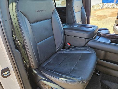 Used 2022 GMC Yukon XL Denali image 66