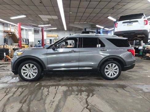 Used 2022 Ford Explorer Limited w/ Limited Technology Package image 7