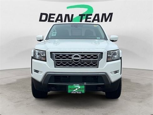 Used 2024 Nissan Frontier SV w/ SV Convenience Package image 3