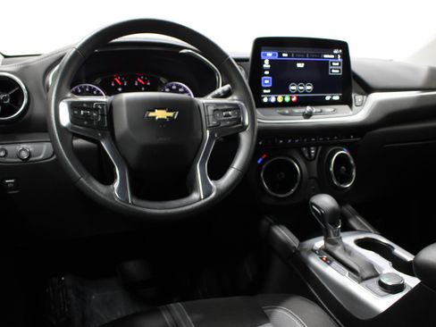 Used 2025 Chevrolet Blazer LT AWD/4WD image 2