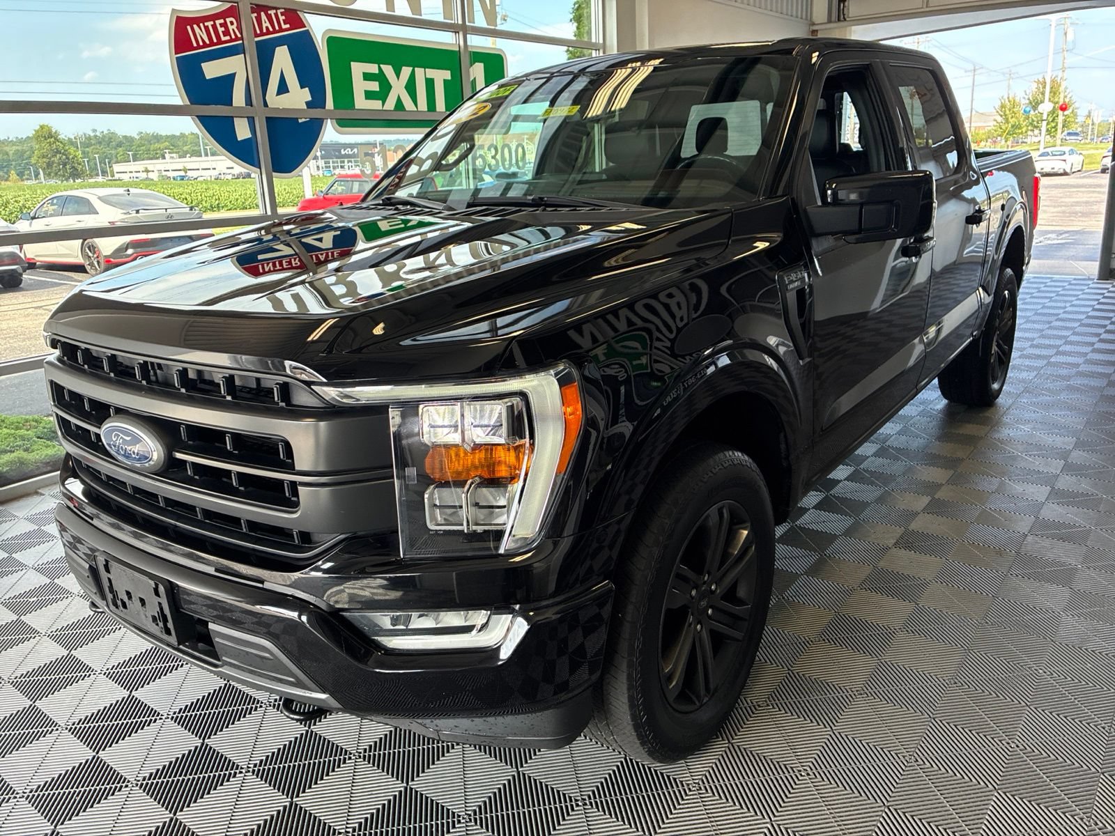 Used 2022 Ford F150 Lariat AWD/4WD image 3
