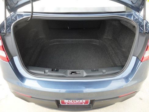 Used 2018 Ford Taurus SE image 13