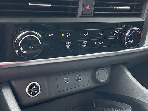 Used 2023 Nissan Rogue S image 19