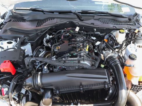 Used 2025 Ford Mustang Coupe RWD image 11