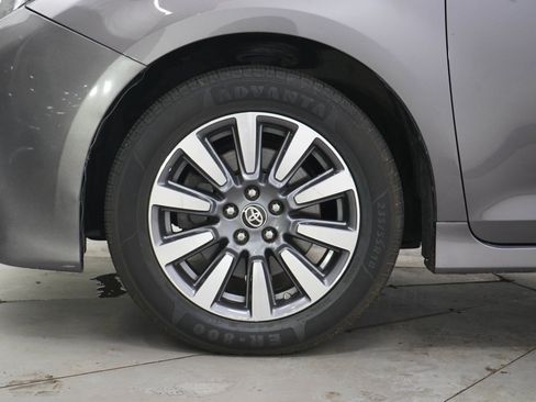 Used 2020 Toyota Sienna LE AWD/4WD image 29