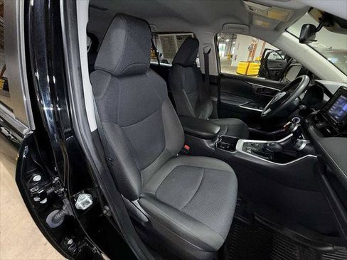 Certified 2022 Toyota RAV4 LE AWD/4WD image 16