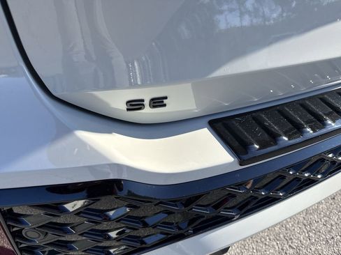 New 2026 Volkswagen Tiguan SE R-Line AWD/4WD image 7