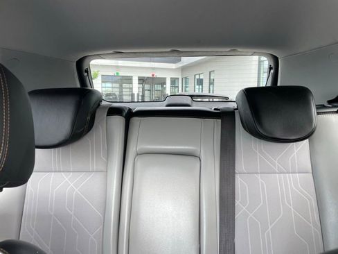 Used 2020 Chevrolet Trax LT w/ LT Convenience Package image 20