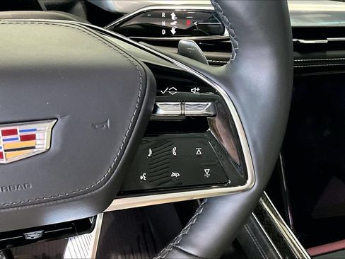 Used 2025 Cadillac Escalade V AWD/4WD image 12