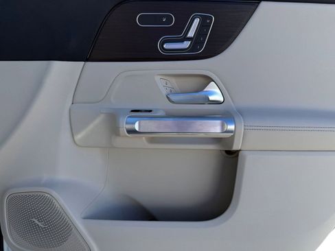 New 2026 Mercedes-Benz GLB 250 image 17